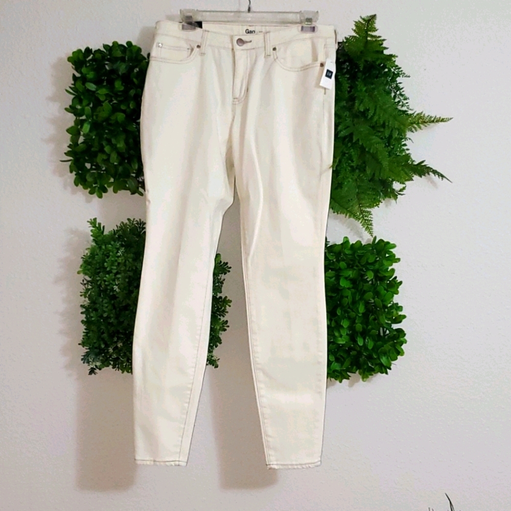 Eggshell color Skinny Jeans by GAP